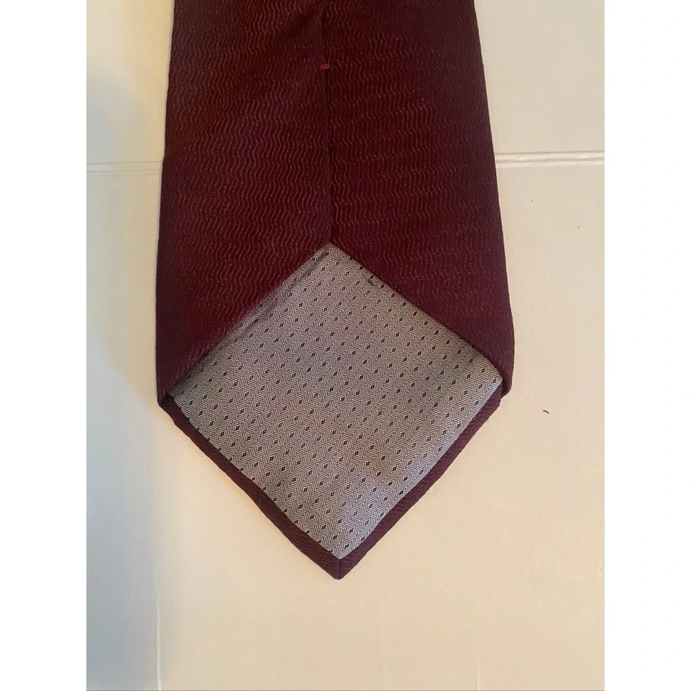 T.K.S. for Nordstrom Mens Burgundy Silk Wavy Textured Weave Necktie Neck Tie